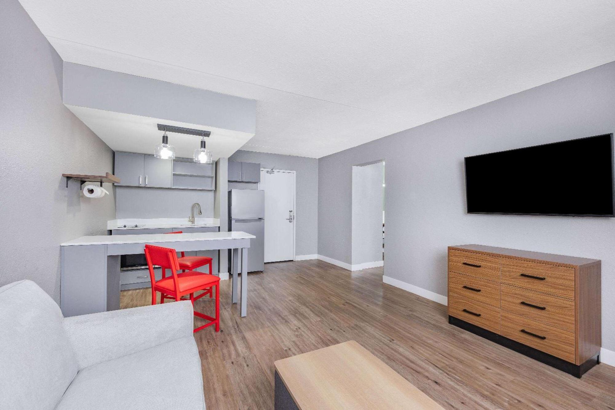 Hawthorn Extended Stay By Wyndham Wichita Airport Экстерьер фото