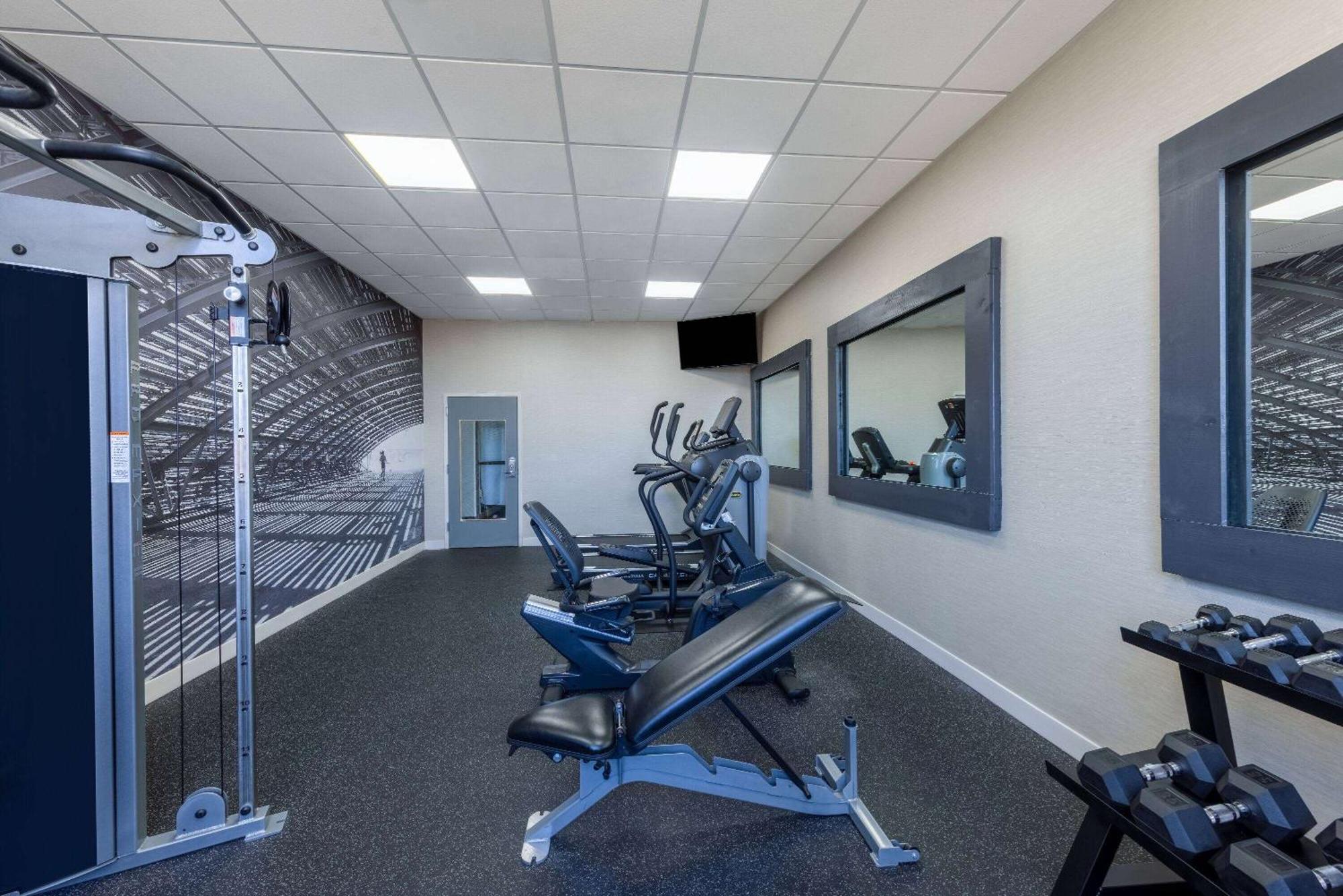 Hawthorn Extended Stay By Wyndham Wichita Airport Экстерьер фото